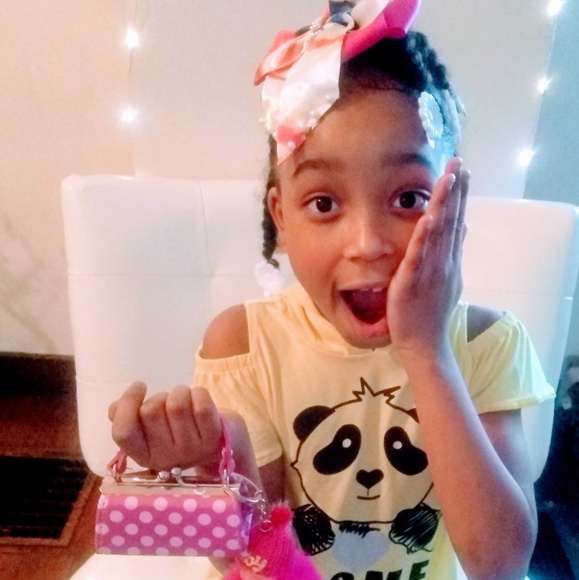 Meet your Posher, Lisa - Picture 1 of 1